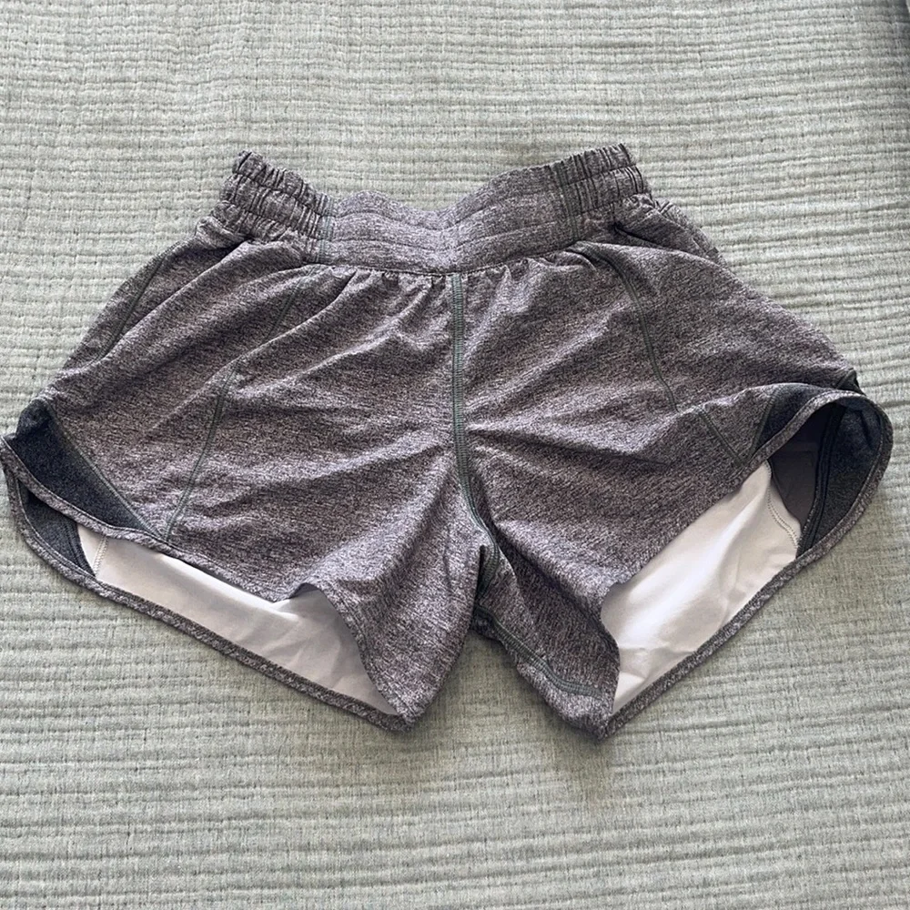 Lululemon Hotty Hot Short II  Heather Lux Multi Black / Heathered Black size 4